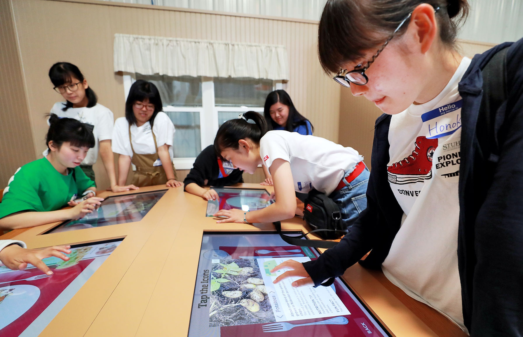 080119_JapanVisitors004_bjs.JPG